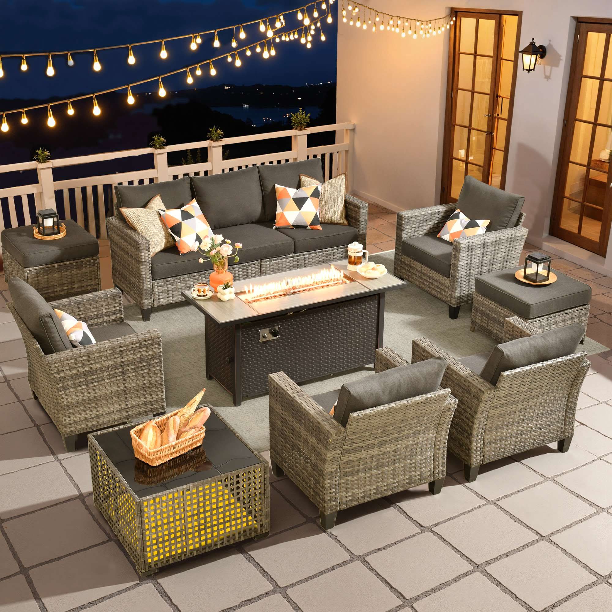 Black Single Chairs & 54‘’ Fire Pit