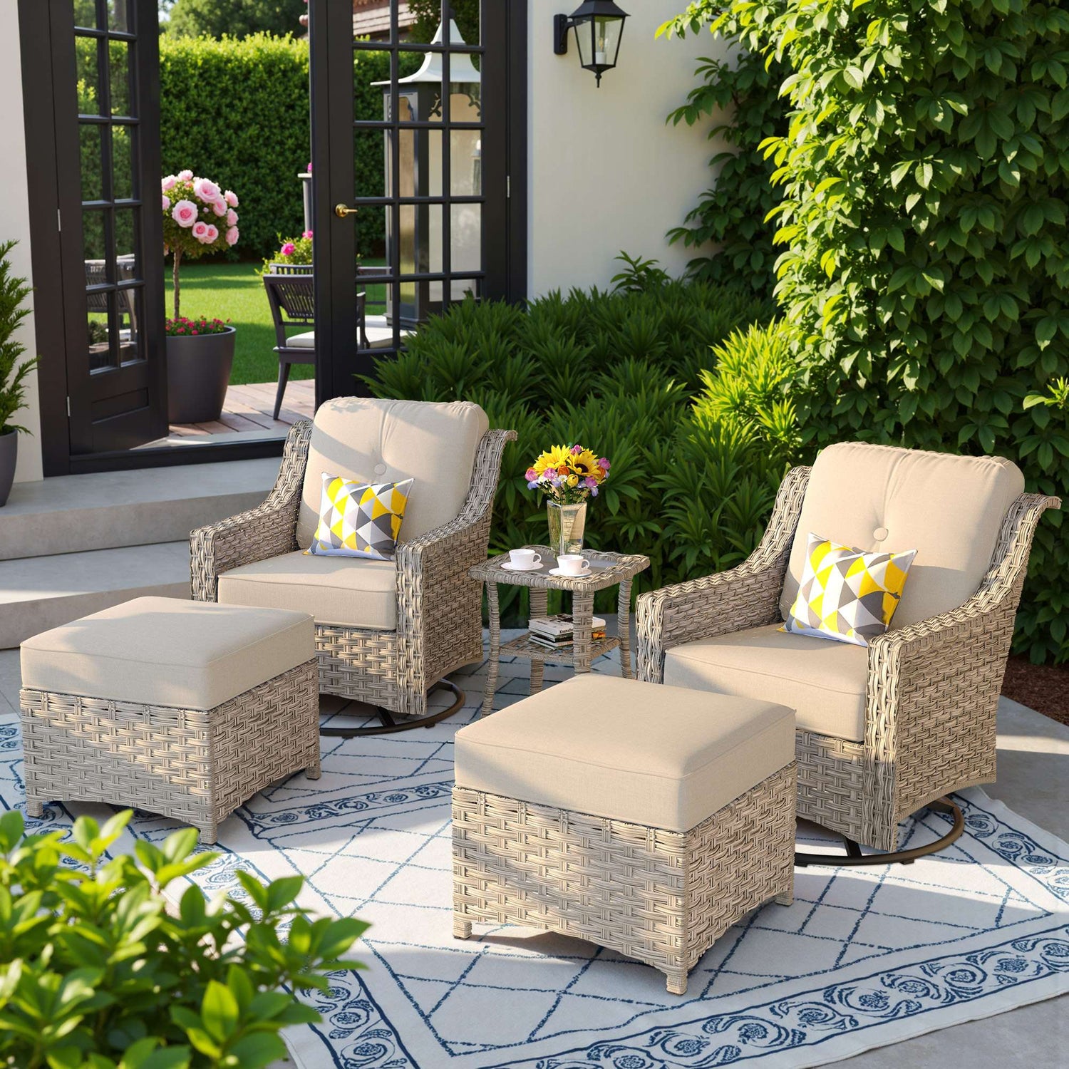 How to Maximize Comfort on a Small Apartment Balcony