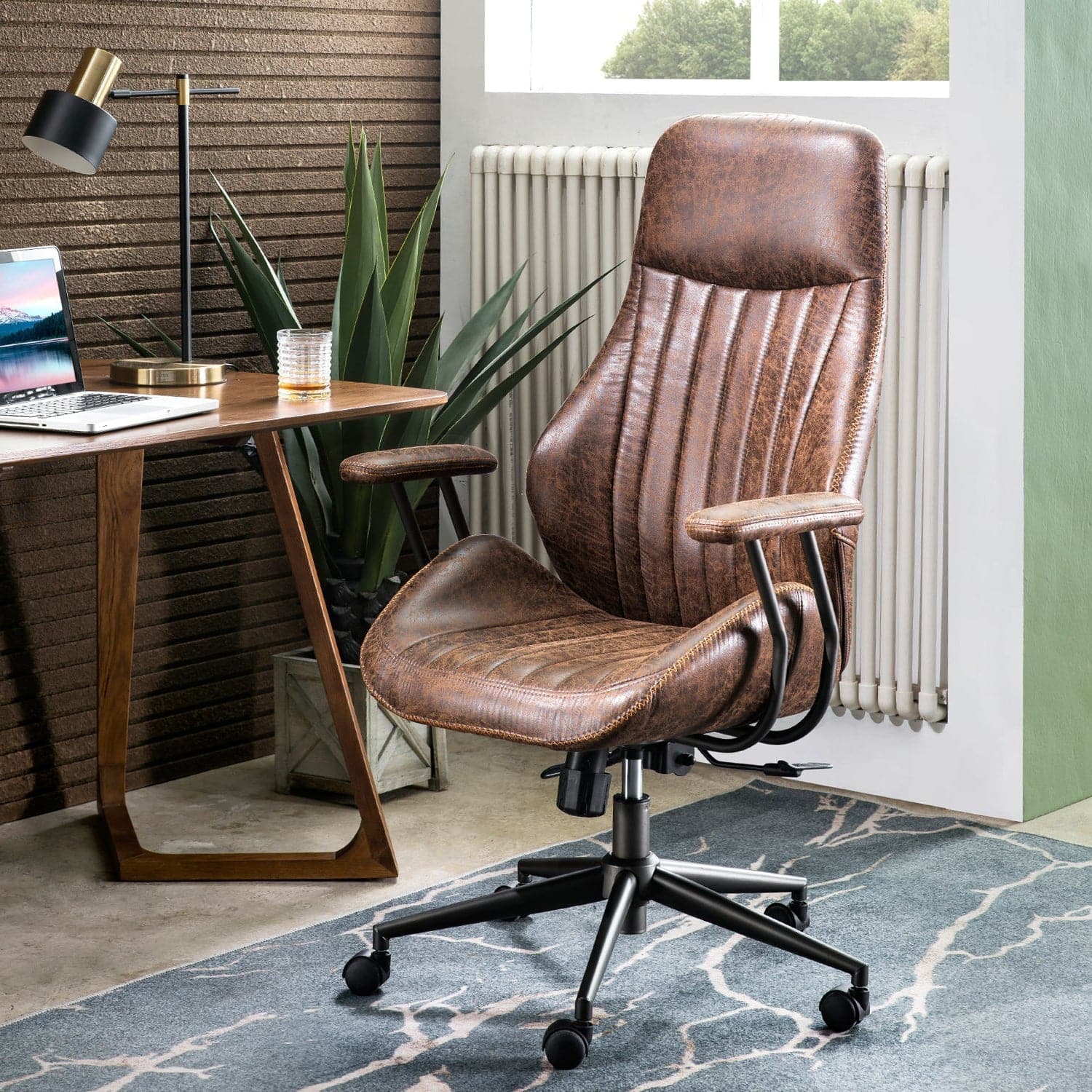 How to Maximize an Office with a Limited Space: Choose Adjustable and Mobile Office Chair
